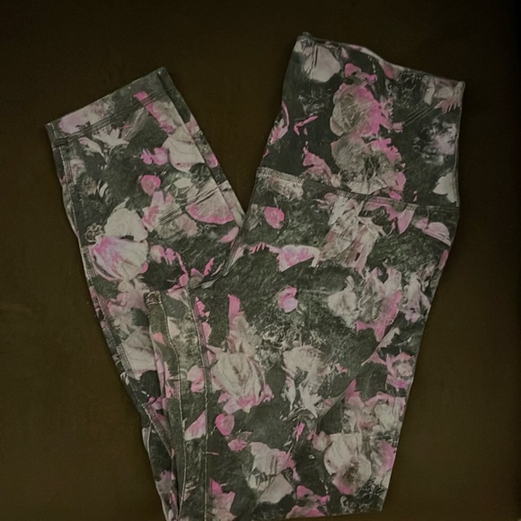 Lululemon align pant II 25” floral shift multi leggings - Picture 3 of 8
